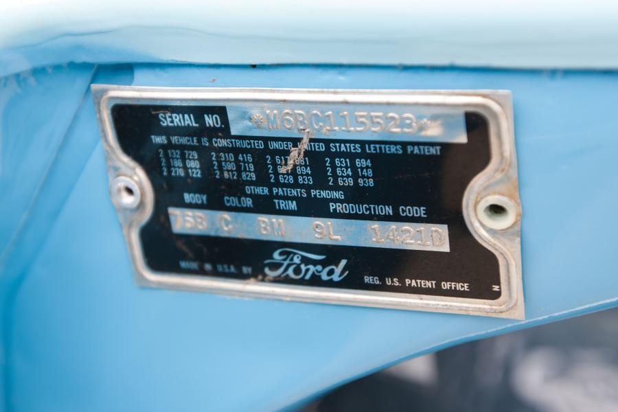  Ford Fairlane Sunliner Convertible White & Blue 1956 года  (фото 9 из 41)